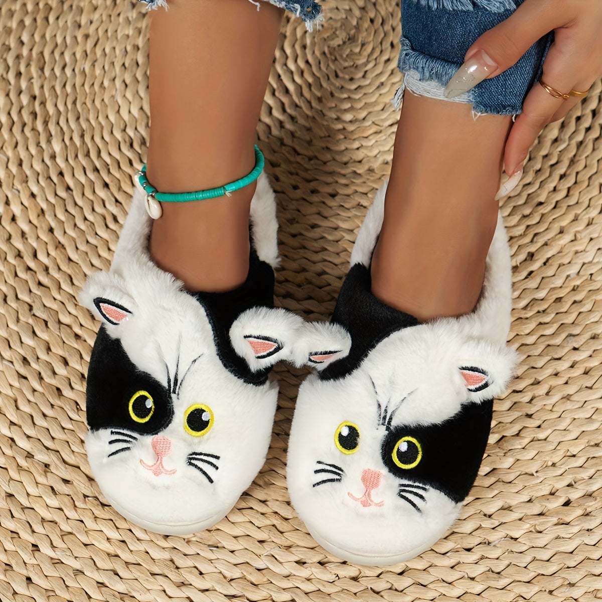 Cute Cartoon Cat Women’s Slippers – Soft Plush, Non-Slip Indoor House Shoes