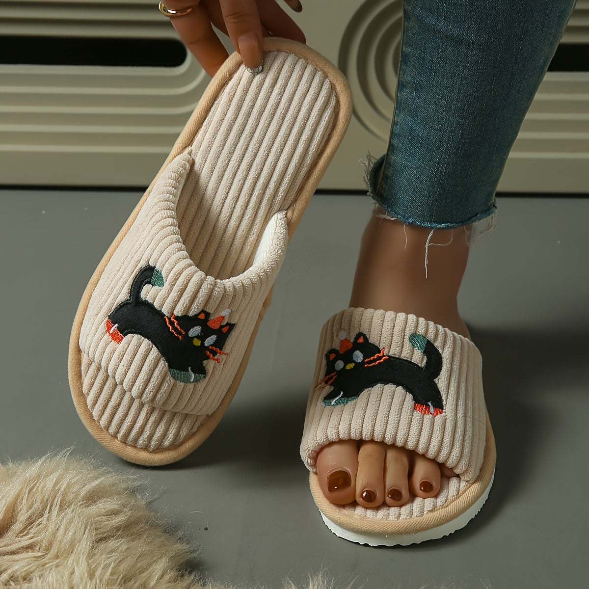 Cute Kitten Slip-On Slippers – Soft, Non-Slip & Cozy