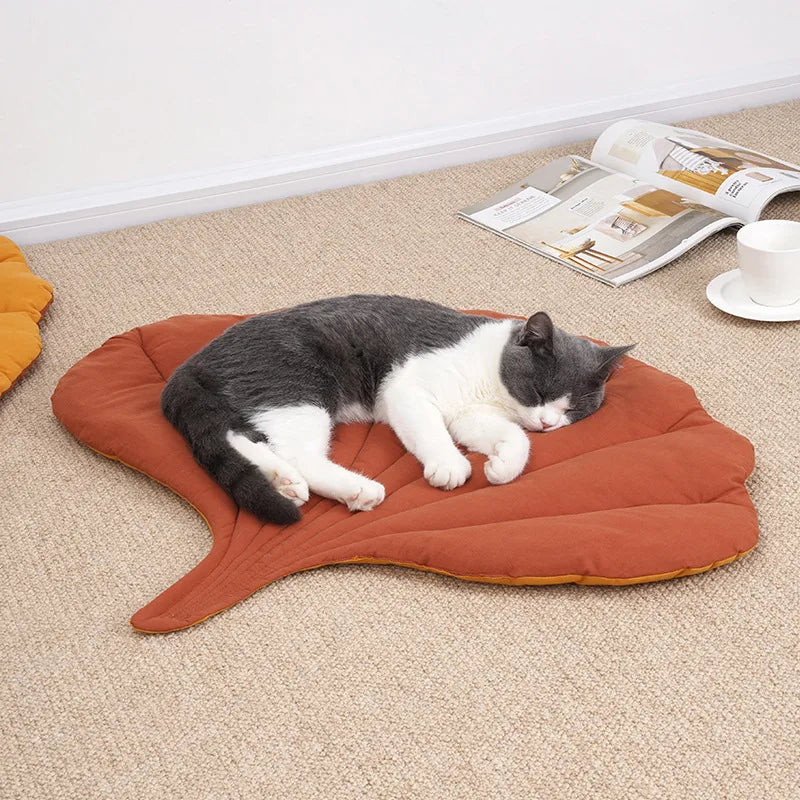 Leaf-Shaped Soft Cotton Cat Bed Mat – Double-Sided, Washable Pad for Cats