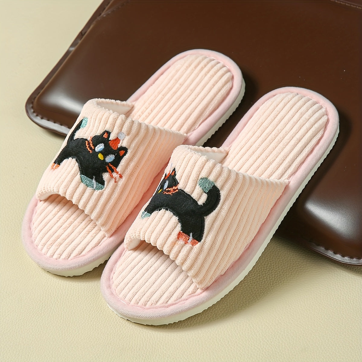 Cute Kitten Slip-On Slippers – Soft, Non-Slip & Cozy