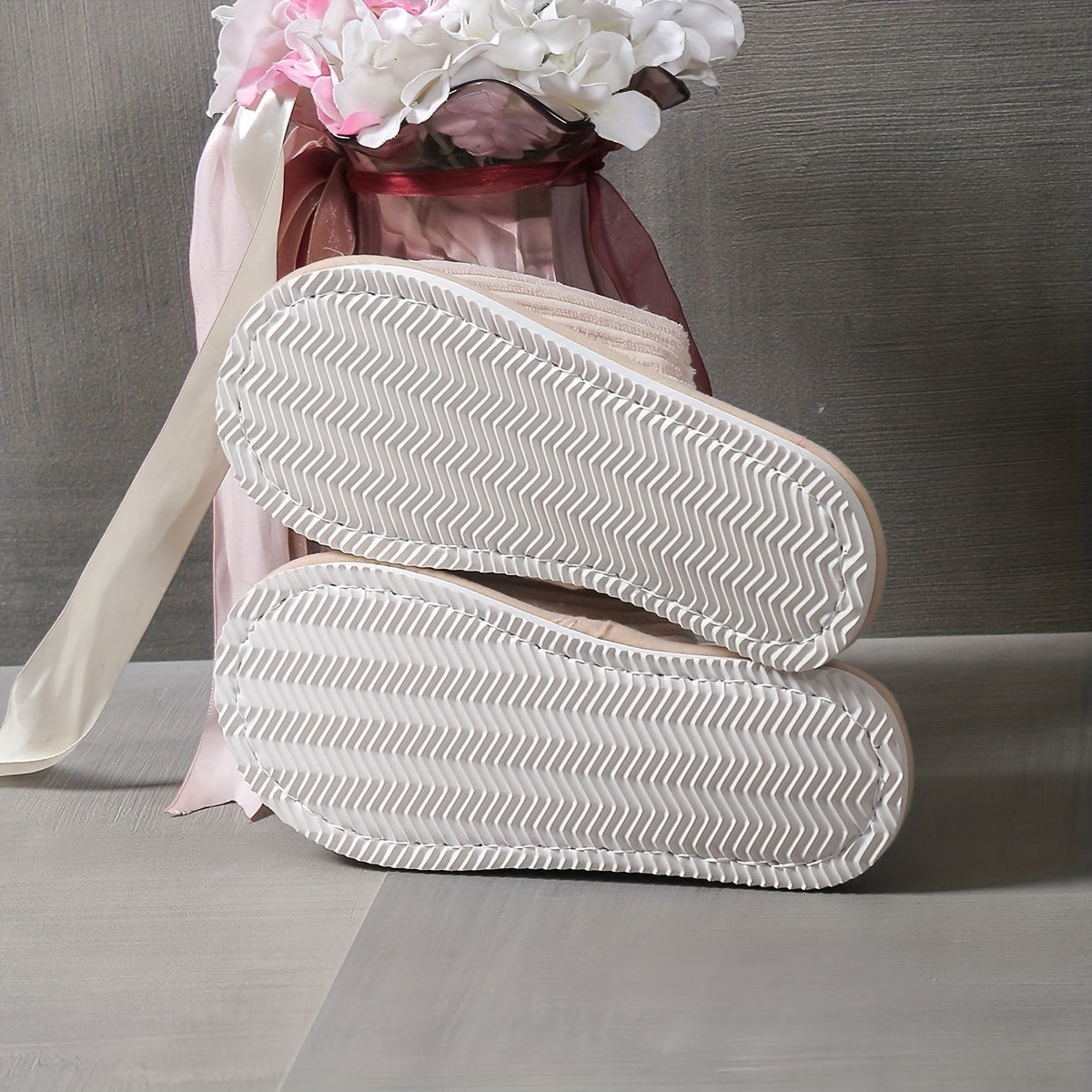 Women’s Cozy Fuzzy Slippers – Cute Bowknot Closed Toe Winter Plush House Shoes