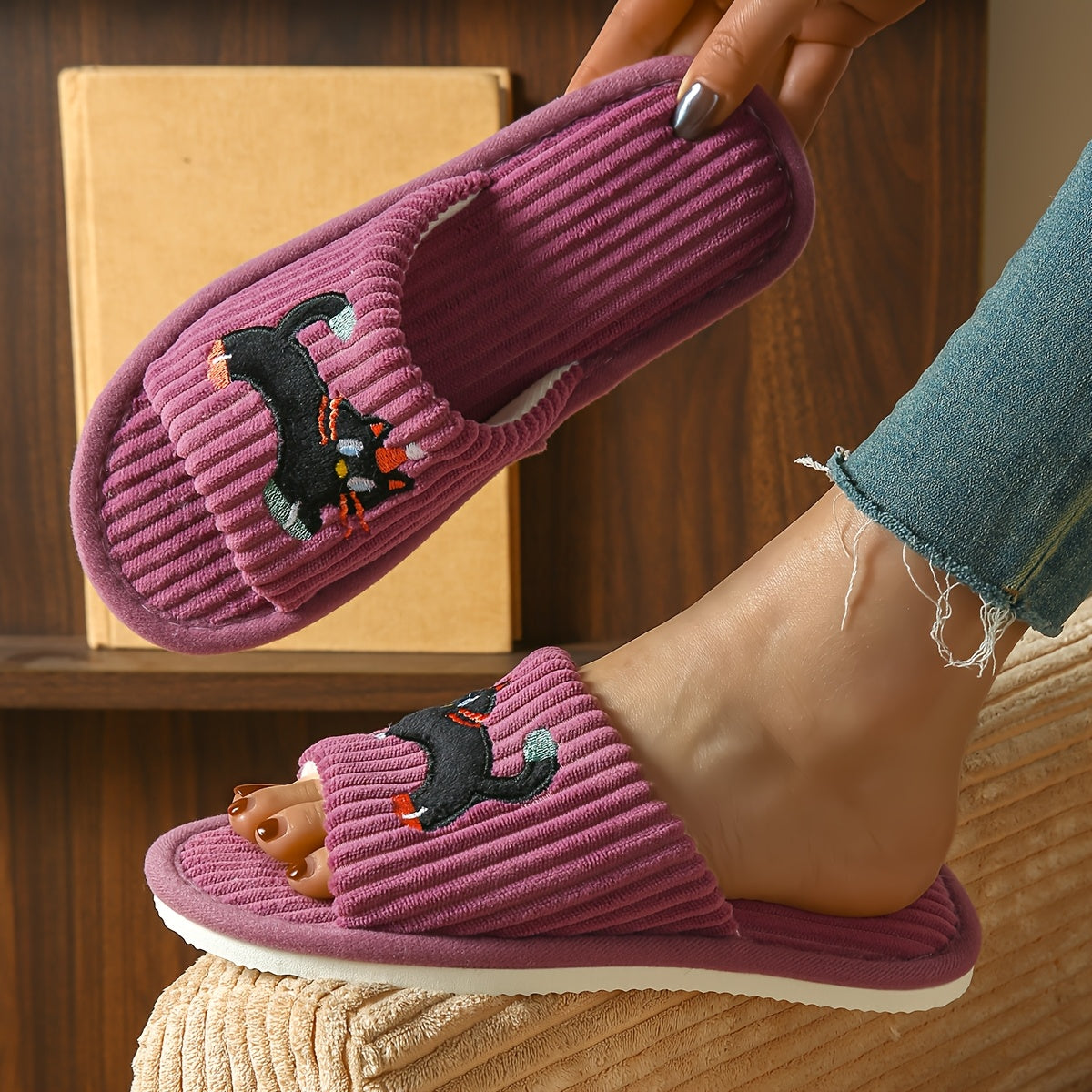 Cute Kitten Slip-On Slippers – Soft, Non-Slip & Cozy