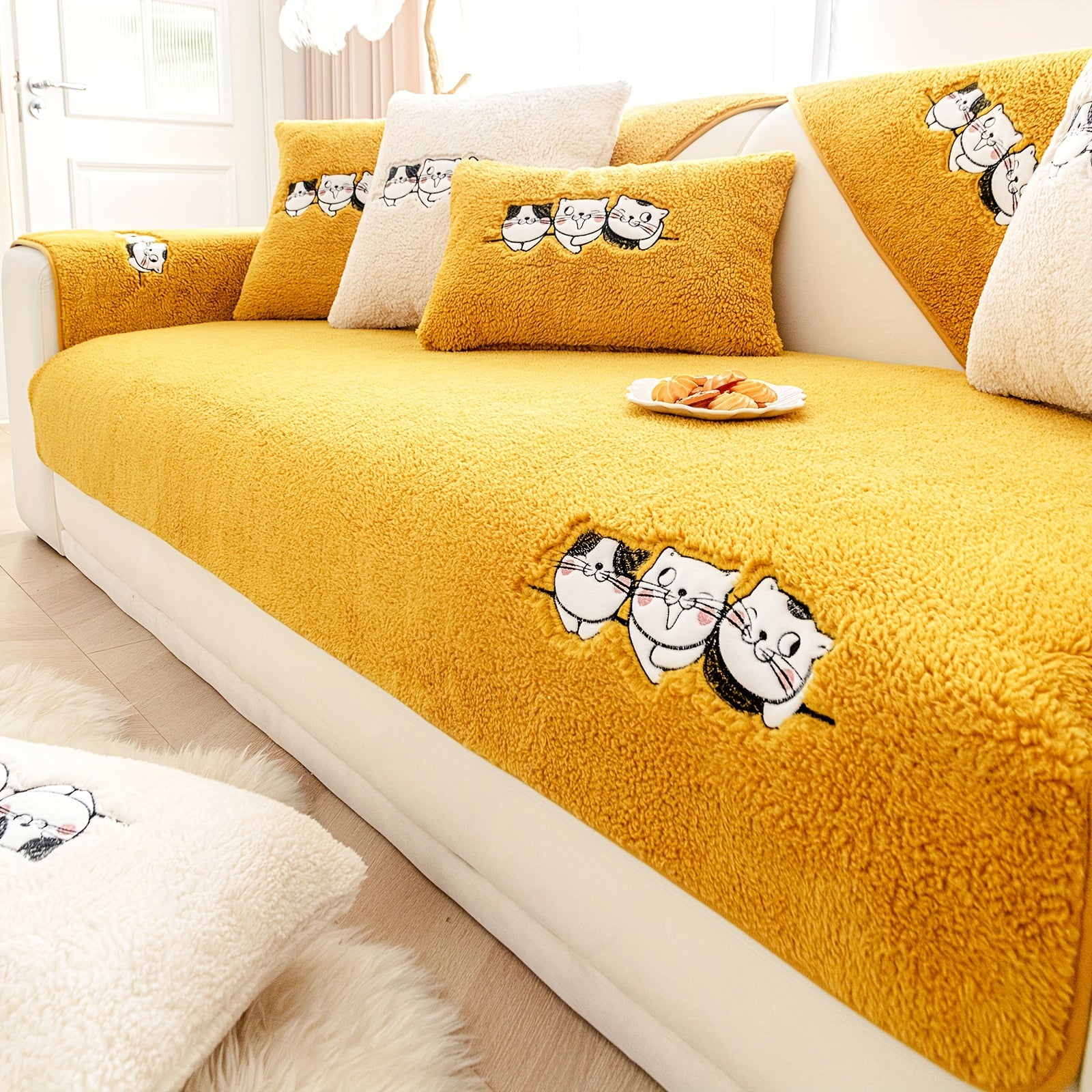 Three Cats Lamb-Knitted Sofa Cushion – Thick, Warm European-Style Cover