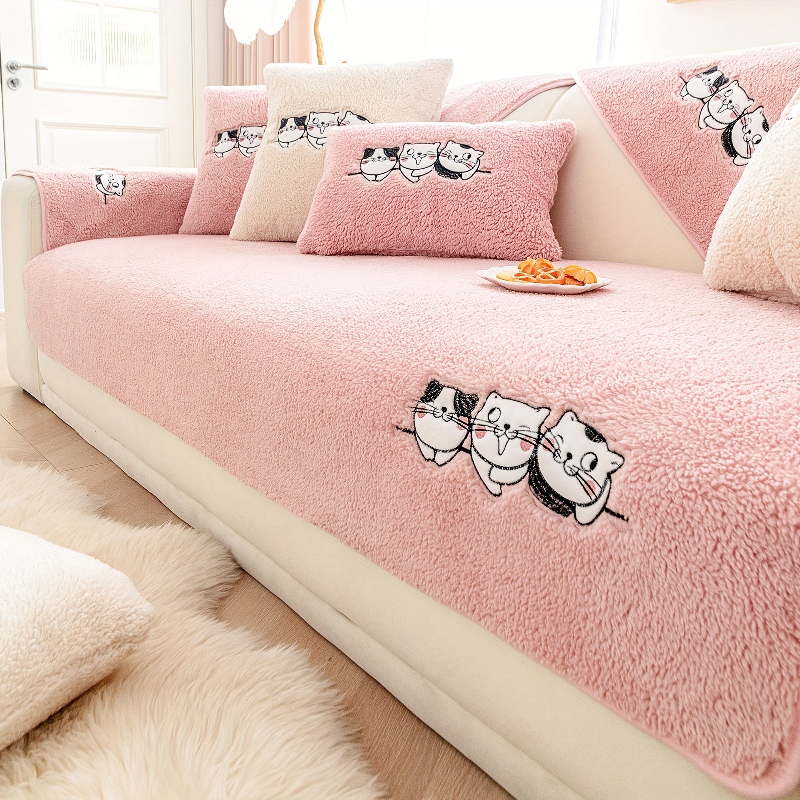 Three Cats Lamb-Knitted Sofa Cushion – Thick, Warm European-Style Cover