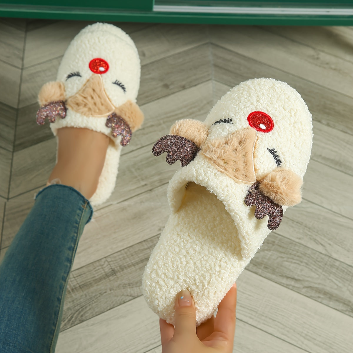 Women’s Cozy Christmas Reindeer Slippers – Plush Cartoon House Shoes Indoor