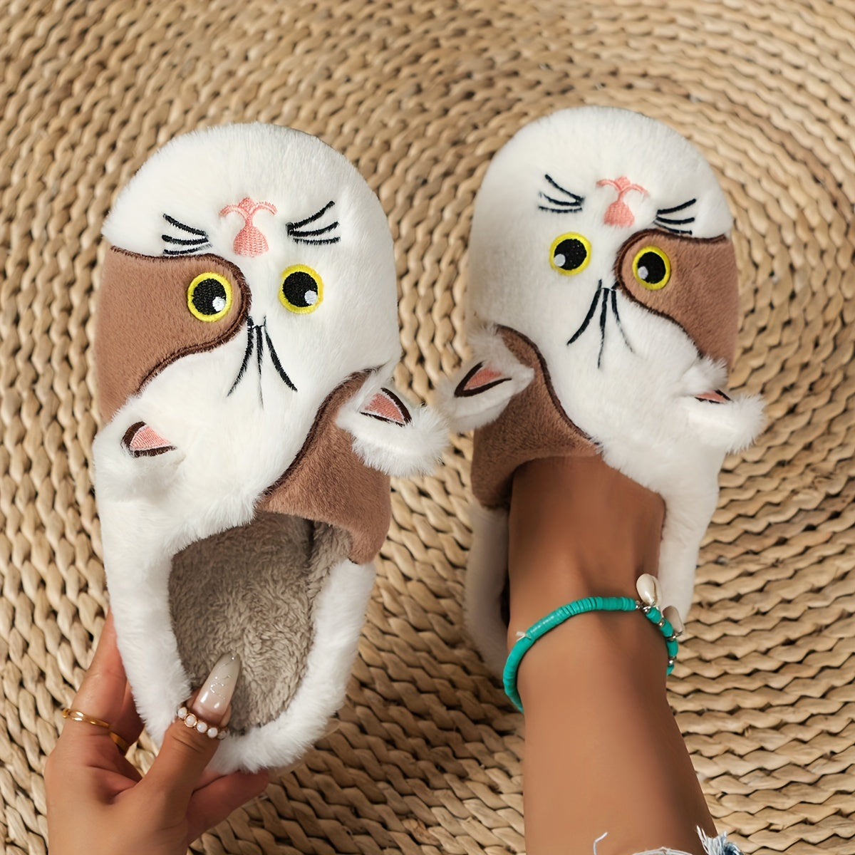 Cute Cartoon Cat Women’s Slippers – Soft Plush, Non-Slip Indoor House Shoes