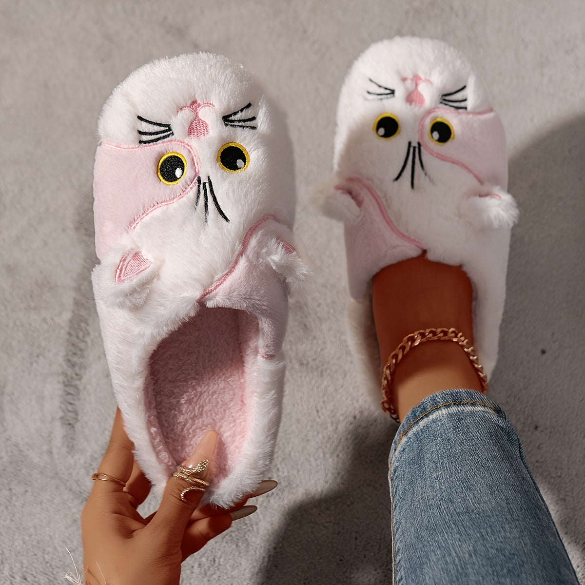 Cute Cartoon Cat Women’s Slippers – Soft Plush, Non-Slip Indoor House Shoes