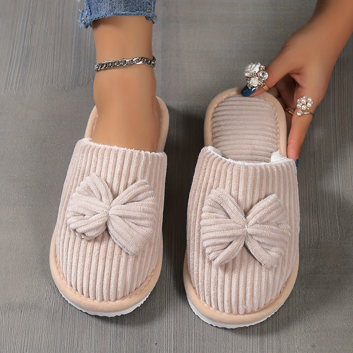 Women’s Cozy Fuzzy Slippers – Cute Bowknot Closed Toe Winter Plush House Shoes