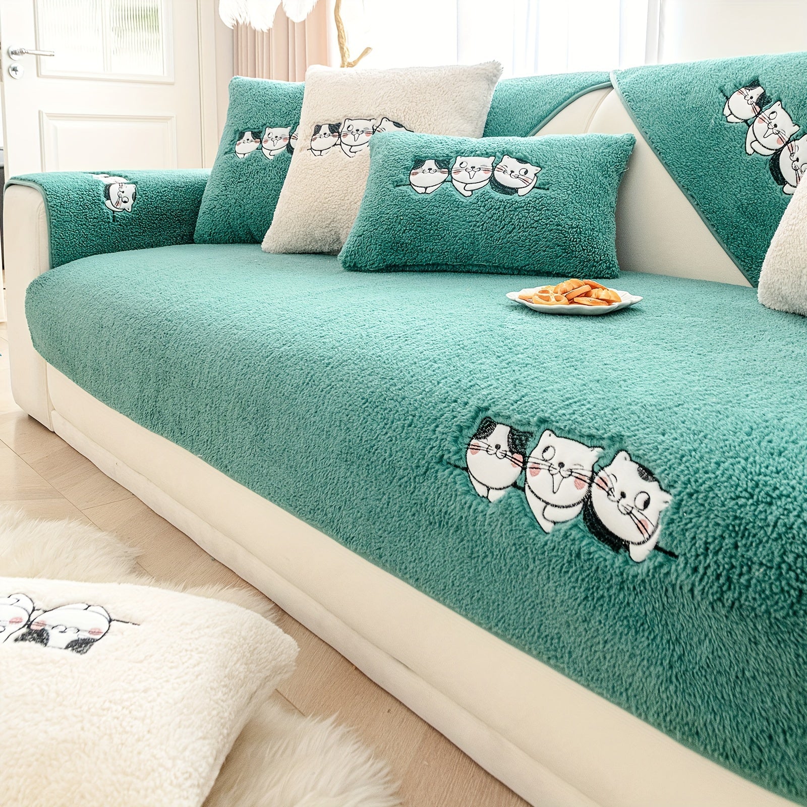 Three Cats Lamb-Knitted Sofa Cushion – Thick, Warm European-Style Cover