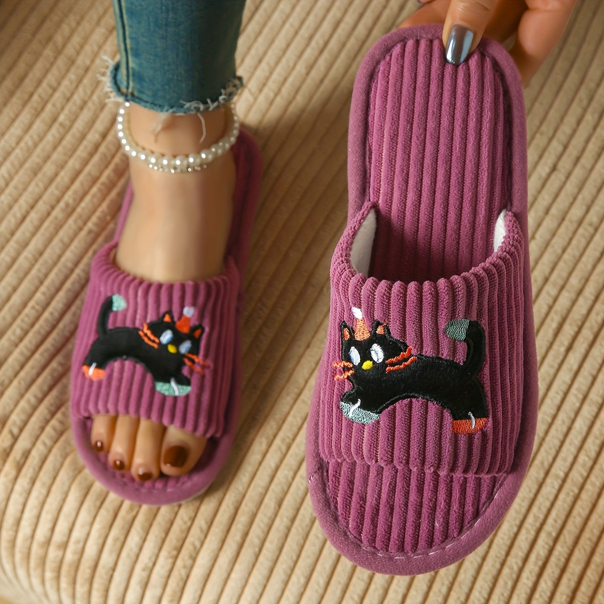 Cute Kitten Slip-On Slippers – Soft, Non-Slip & Cozy