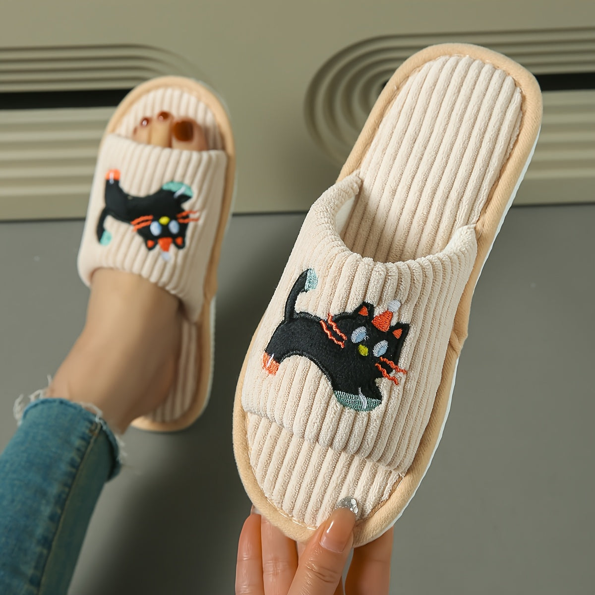Cute Kitten Slip-On Slippers – Soft, Non-Slip & Cozy