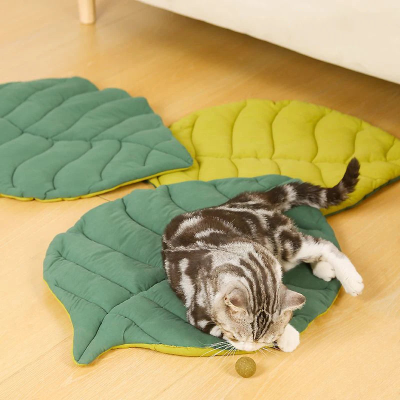 Leaf-Shaped Soft Cotton Cat Bed Mat – Double-Sided, Washable Pad for Cats