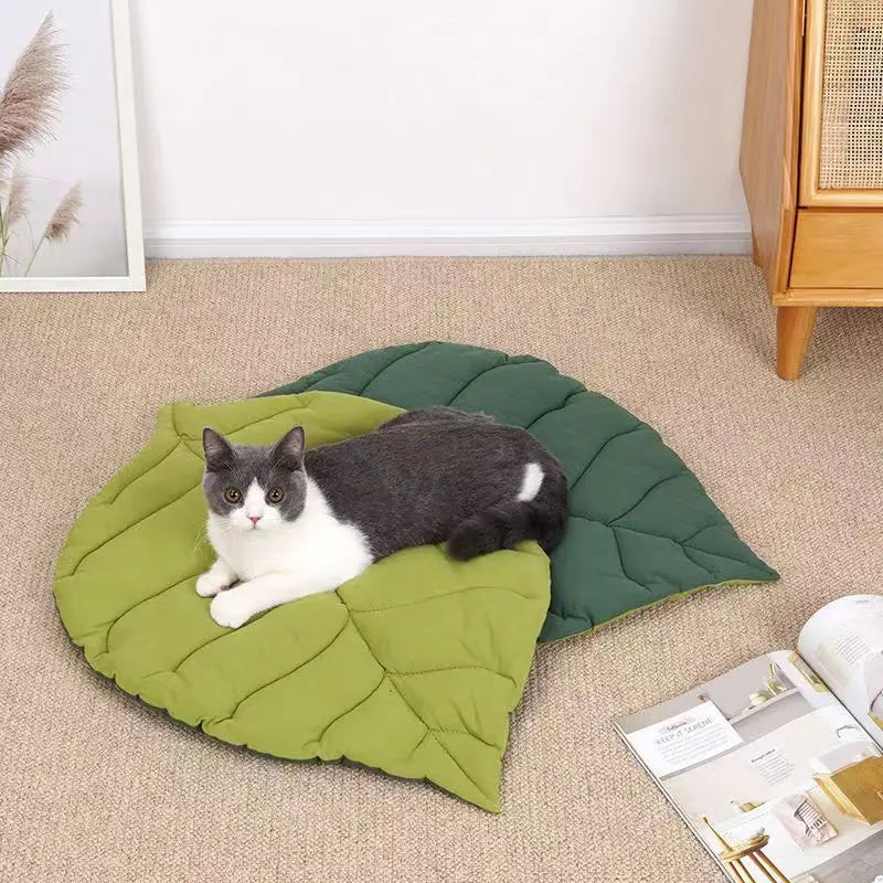 Leaf-Shaped Soft Cotton Cat Bed Mat – Double-Sided, Washable Pad for Cats