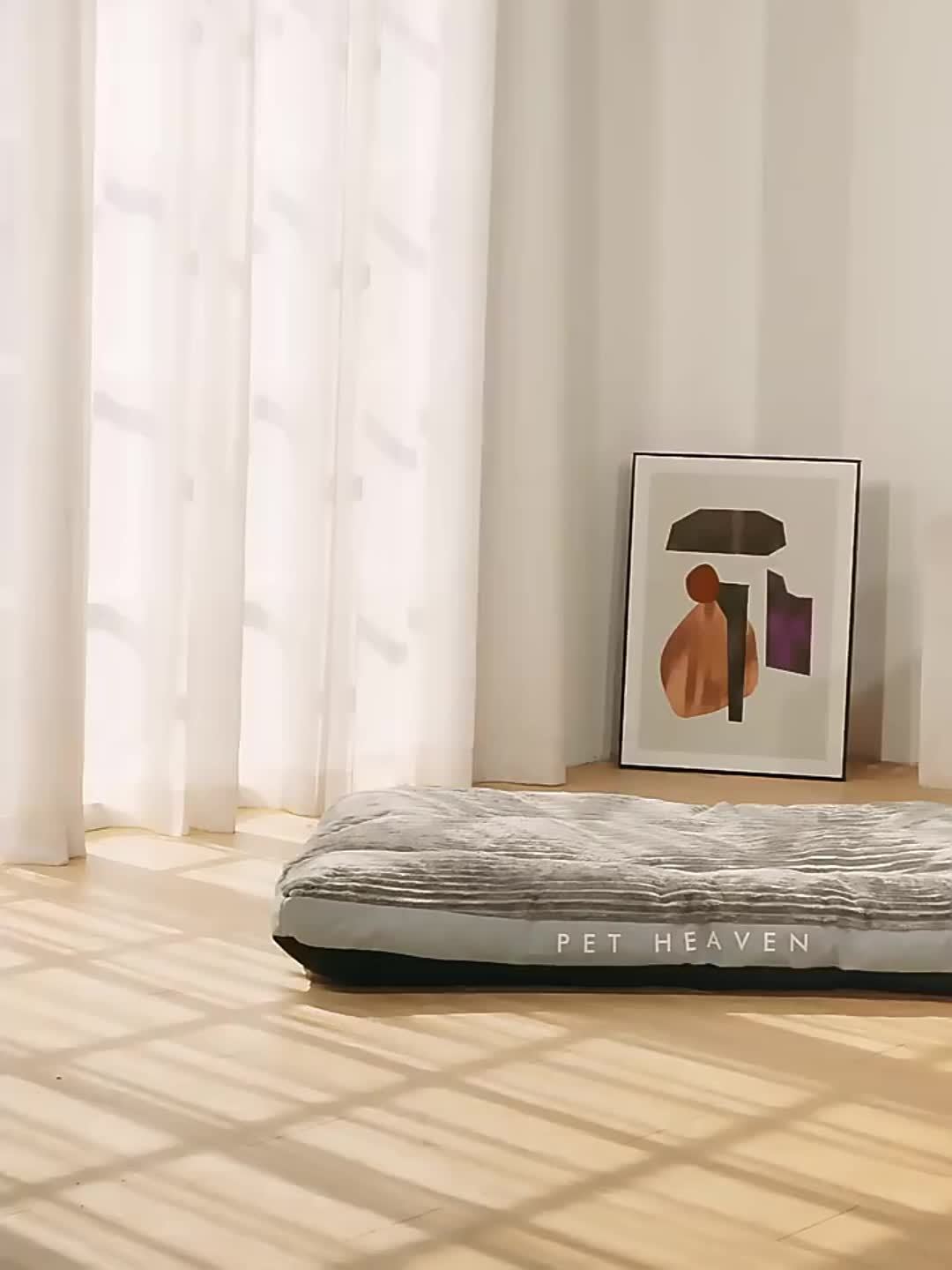 Extra-Large Plush Dog Bed Mat - Non-Slip, Washable Pet Sleeping Pad for All Seasons - Ideal for Medium to Large Breeds